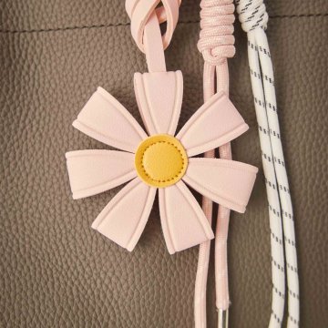 Taschenanhänger Blume, rosa