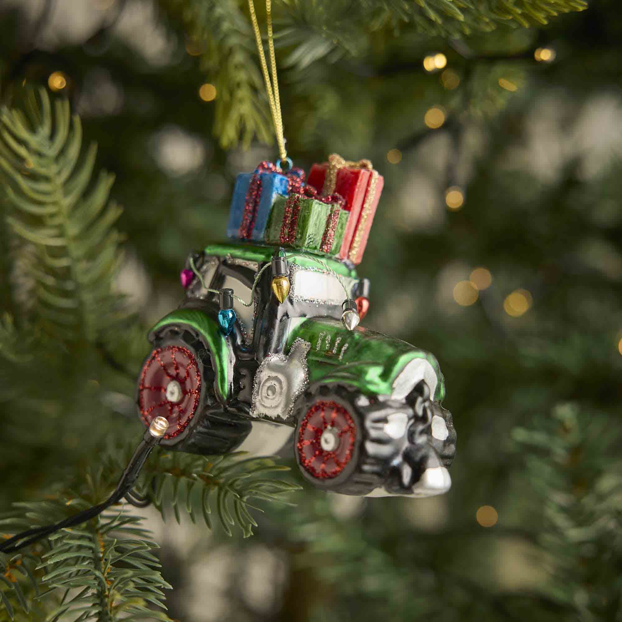 Anhänger Fancy, Edel, Traktor mit Geschenken, 10 x 9 cm