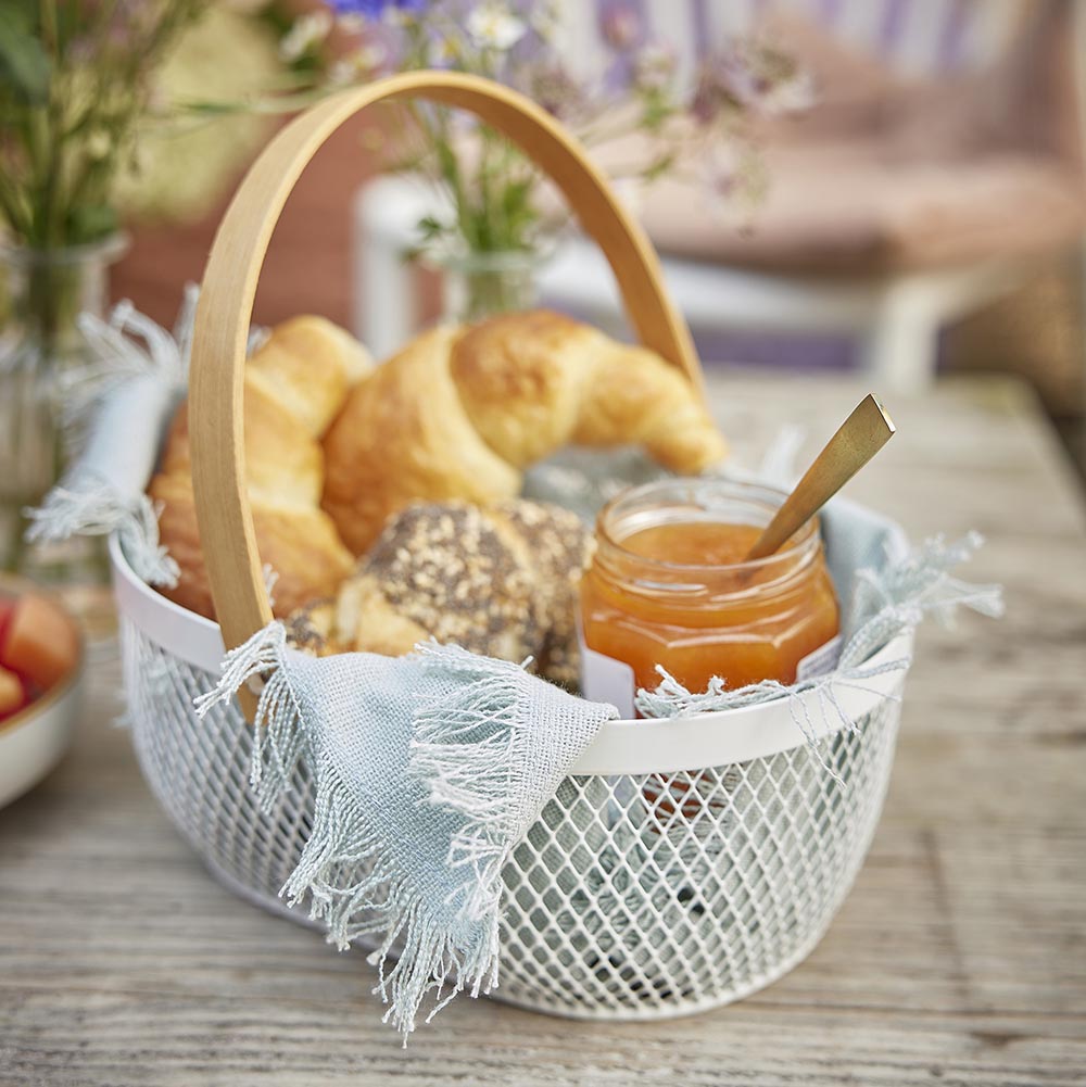 Korb mit Holzhenkel, oval/weiß, 23.5 cm