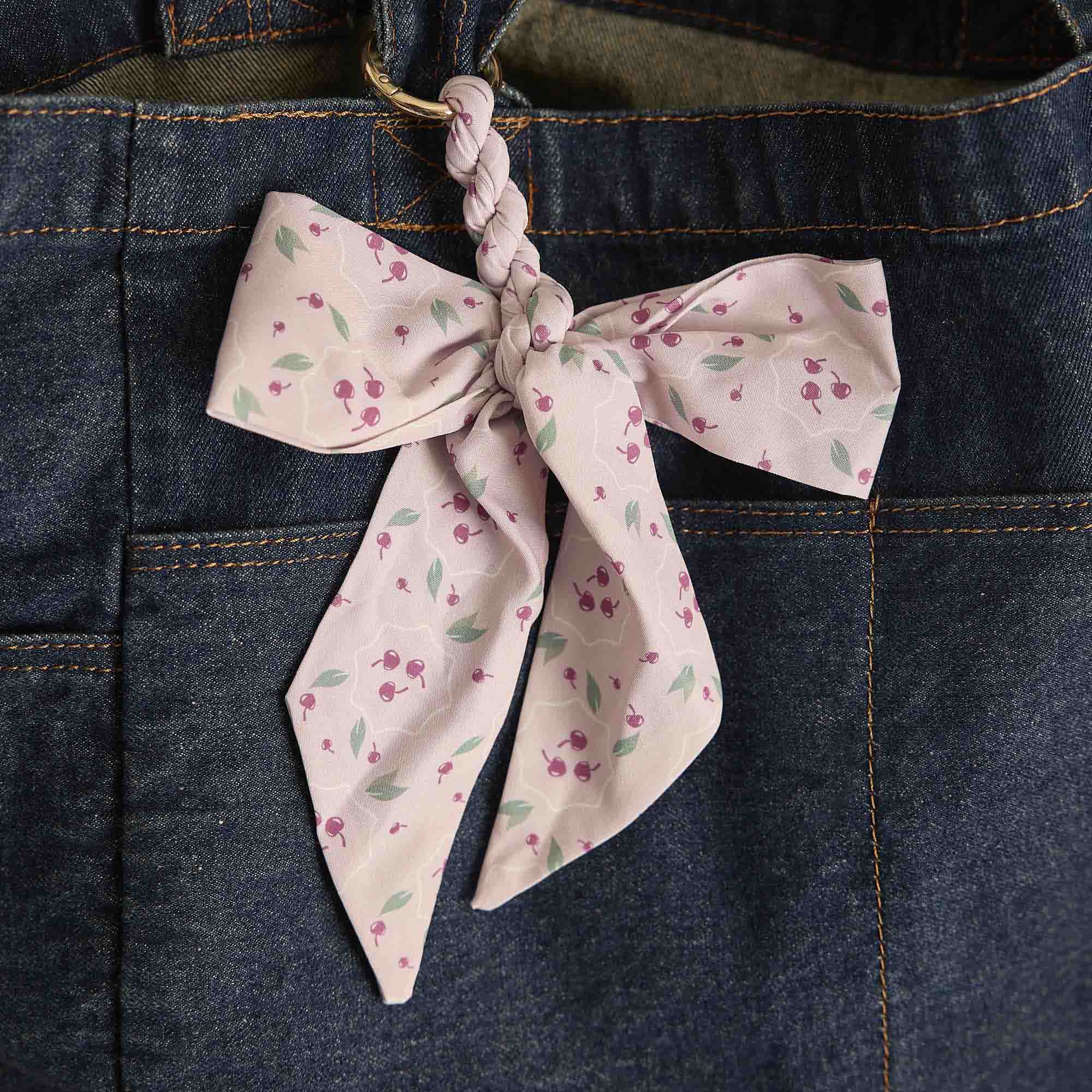 Taschen-Anhänger Schleife, Kirschen/rosa, 24 cm