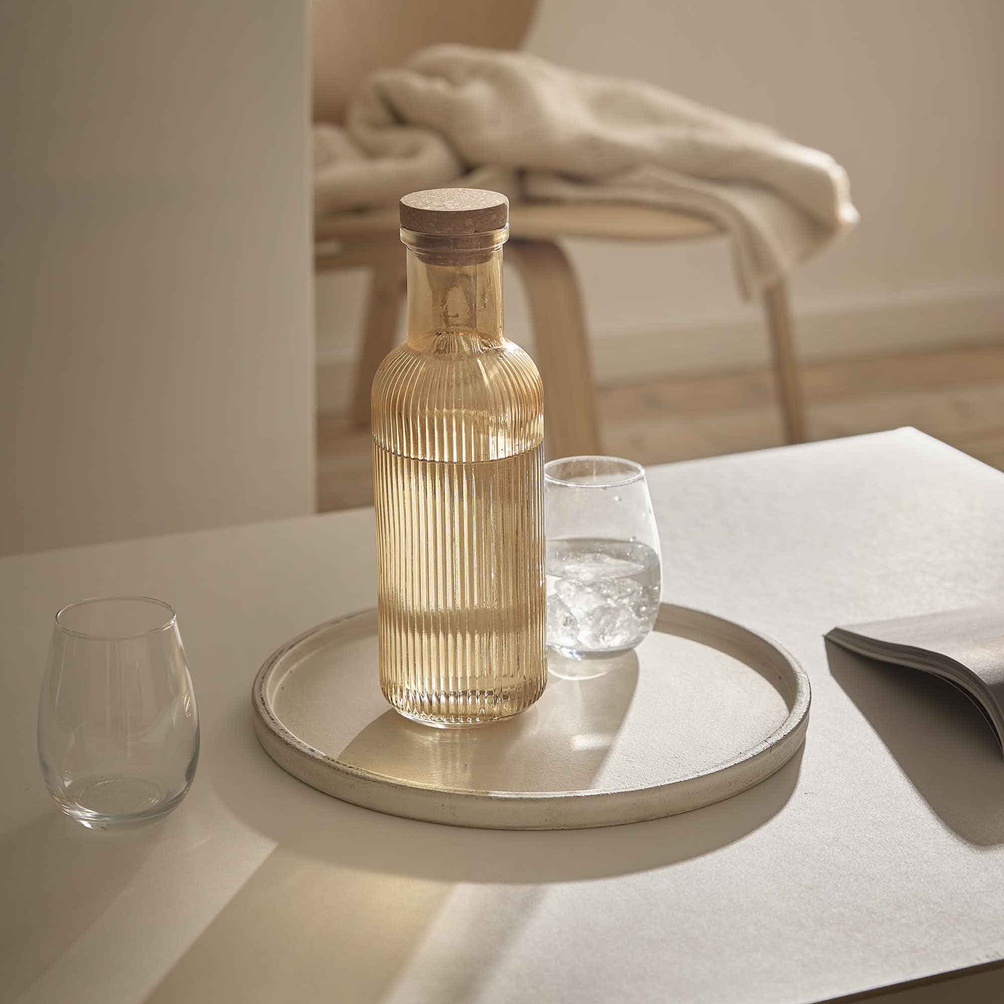 Karaffe mit Korkdeckel, braun, 1000 ml