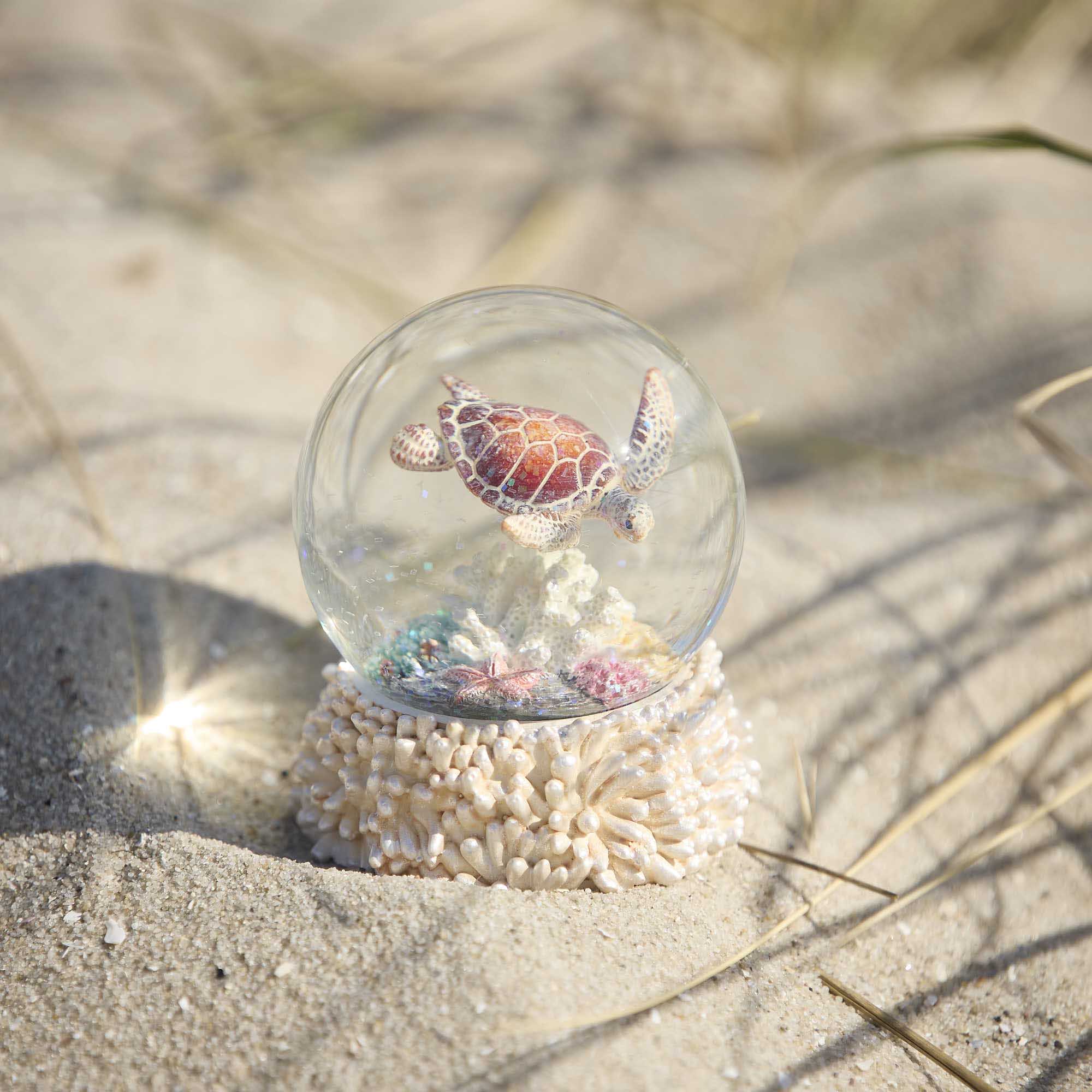 Schneekugel Koralle, rot, 7 x 8 cm