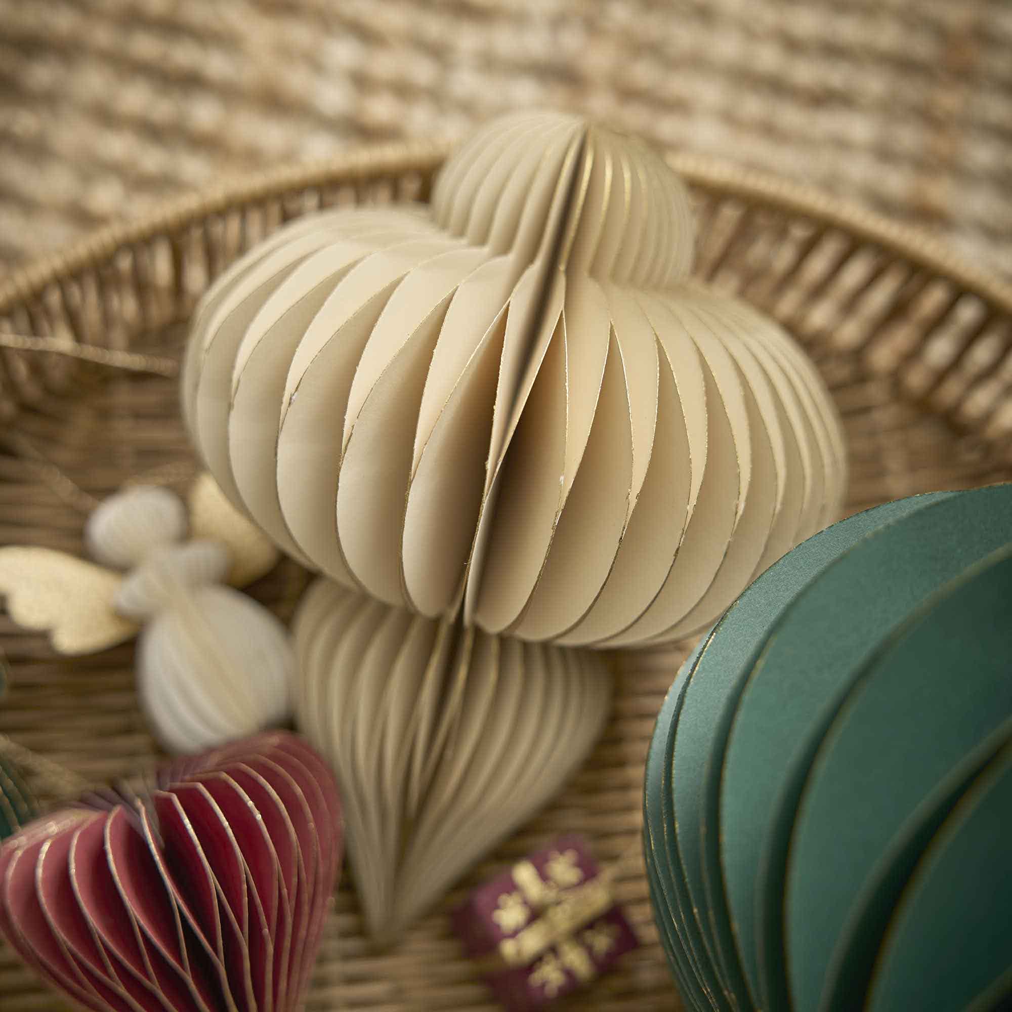 Anhänger Waben-Ornament, sand, 18 cm