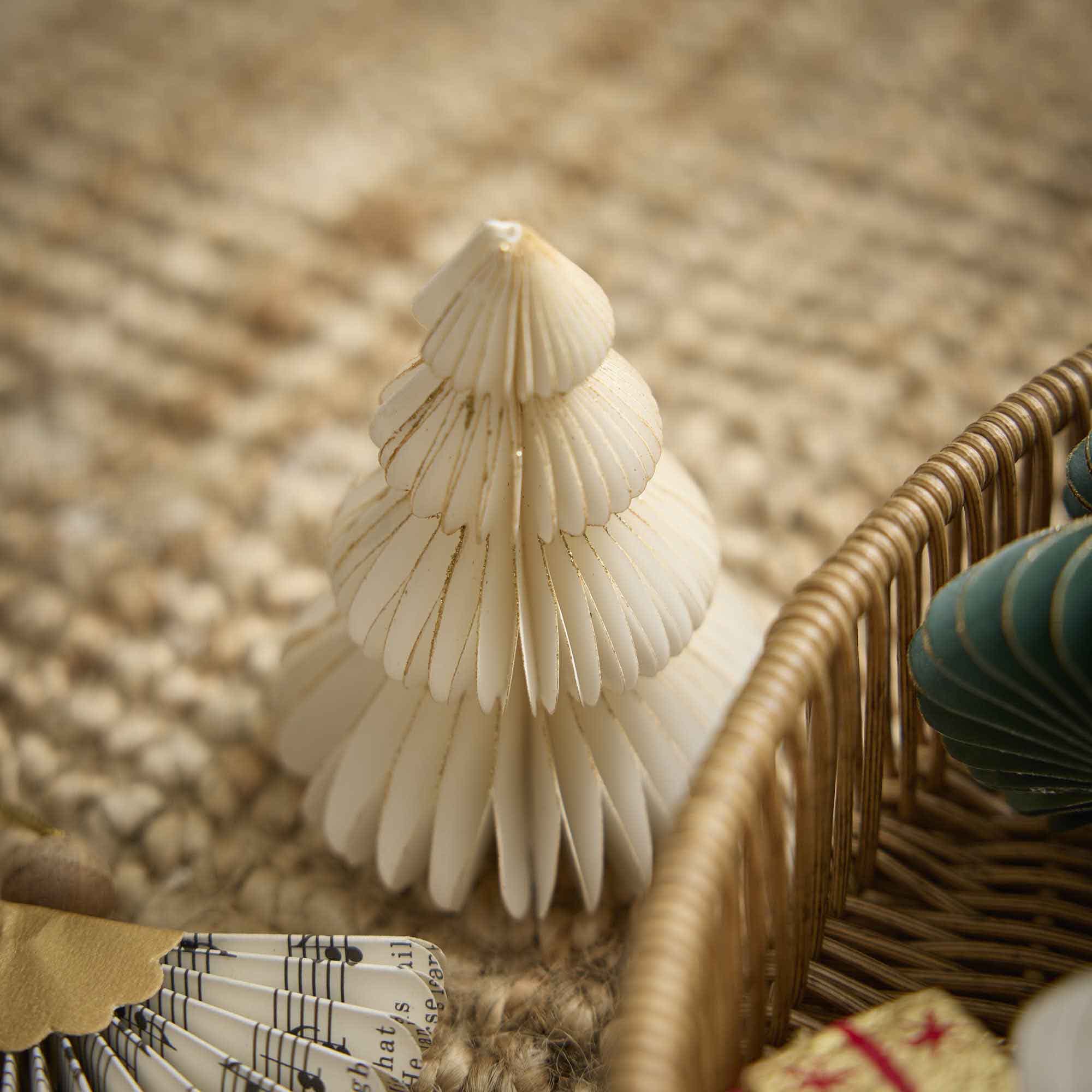 Anhänger Wabe, Tannenbaum, creme/rund, 10 cm