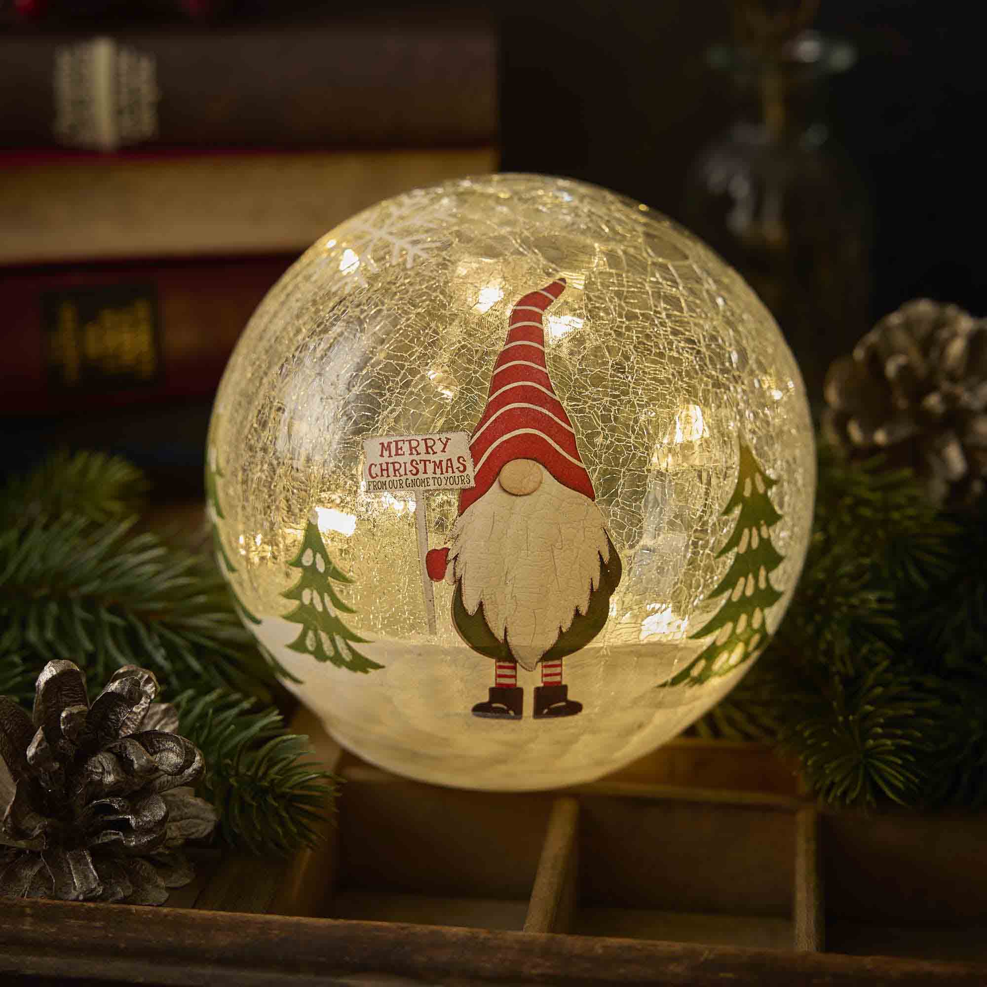 LED-Kugel mit Wichtel-Motiv, Mütze/rot, 14 cm