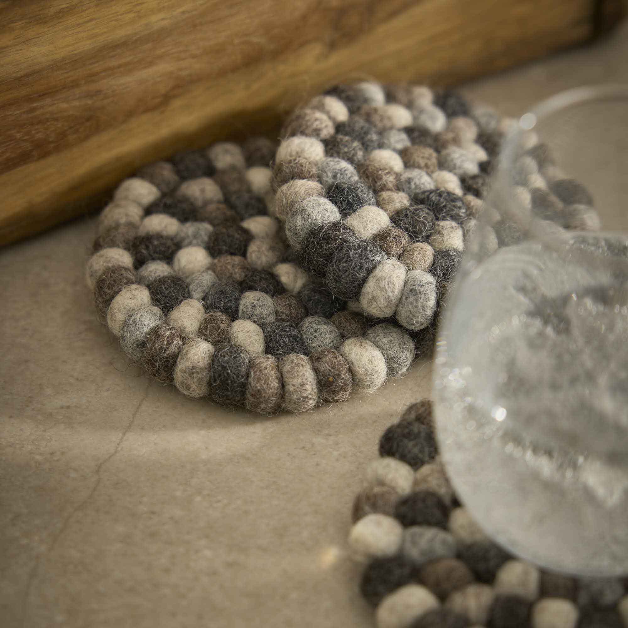 Untersetzer Filzkugeln, grau, 10 cm