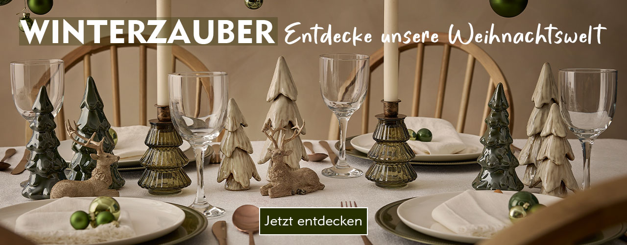 Weihnachtlich gedeckter Tisch in Grün-Naturtönen verlinkt auf Weihnachtsdeko